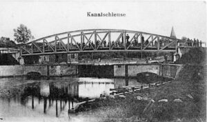 Kanalschleuse 1903 (Ausschnitt AK Sammlung G. Weinberger)