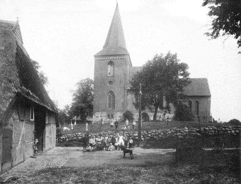 Kirche ca. 1925