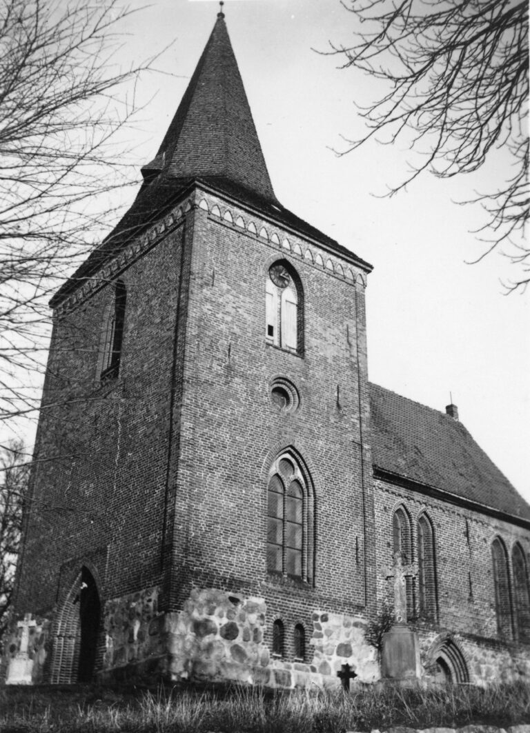 Kirche Ende der 1920er (Fotoalbum H. Schwarz)